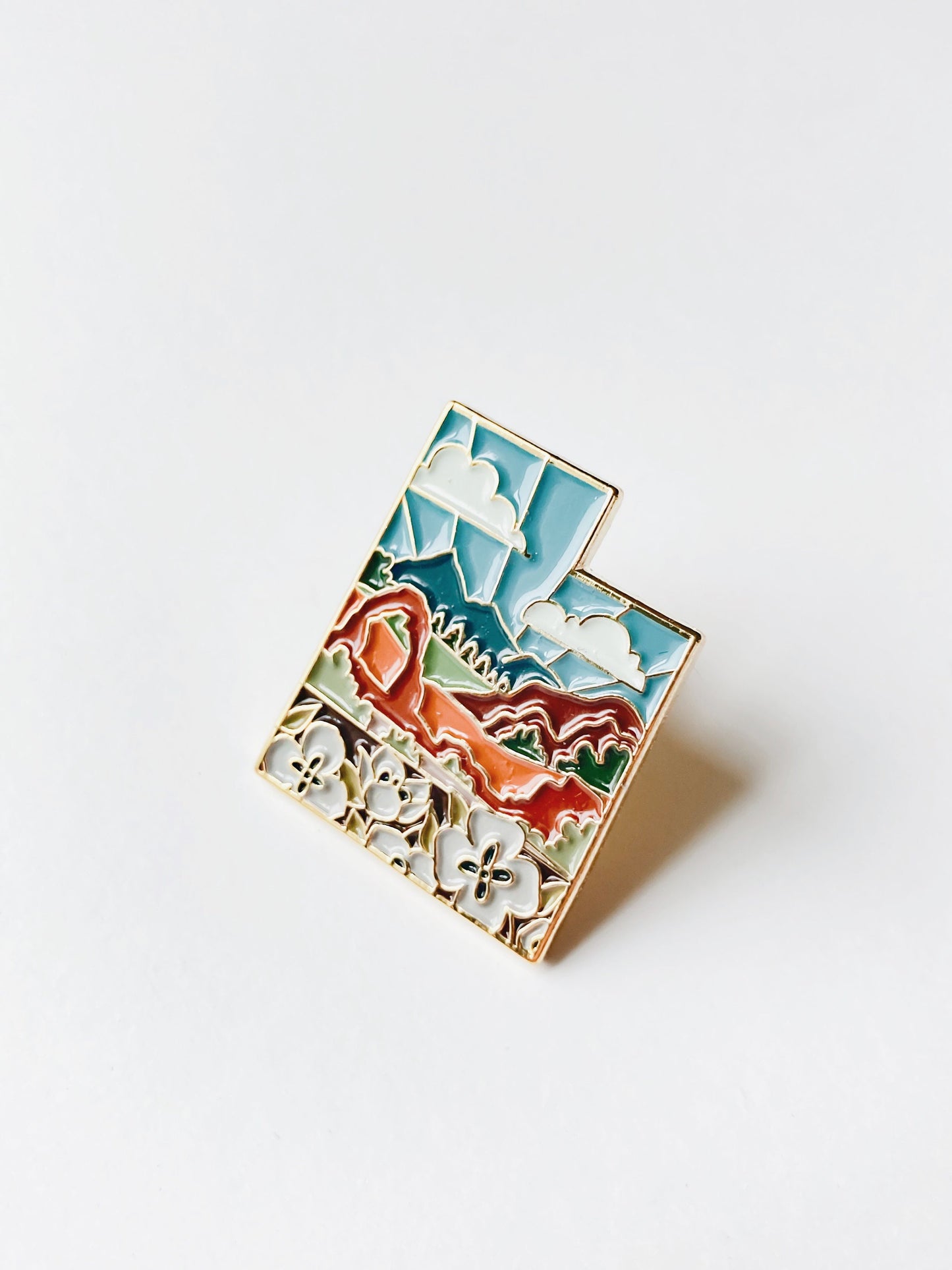 Utah Enamel Pin | Gold Soft Enamel Pin | Illustrated United State Pin | Butterfly Clasp | 1.25"