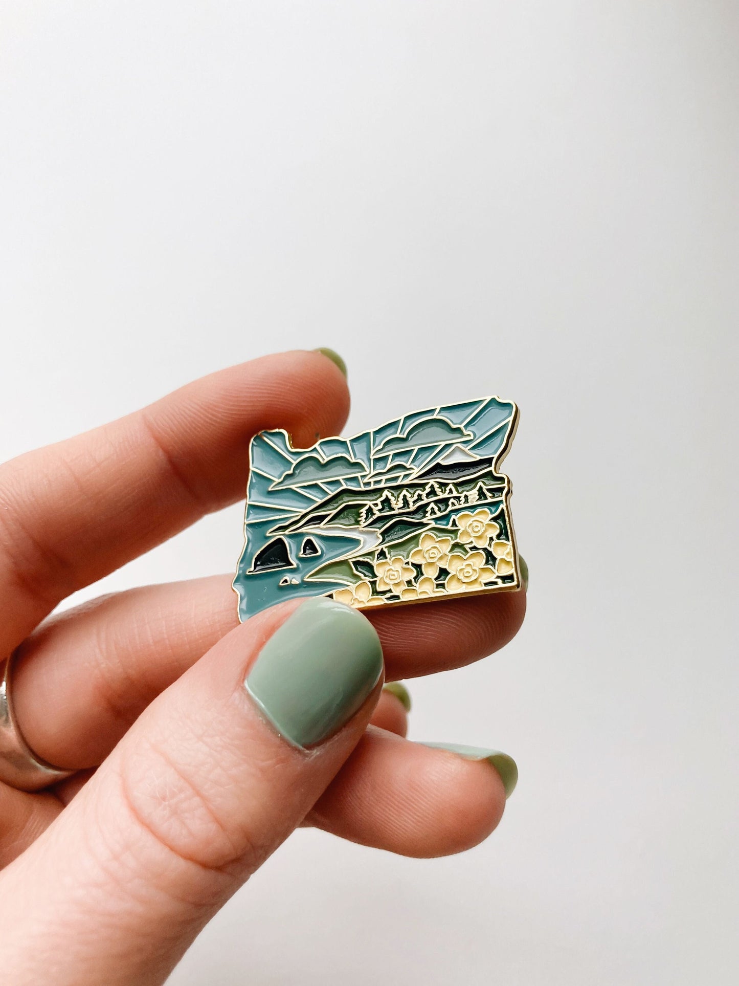 Oregon Enamel Pin | Gold Soft Enamel Pin | Illustrated United State Pin | Butterfly Clasp | 1.25"