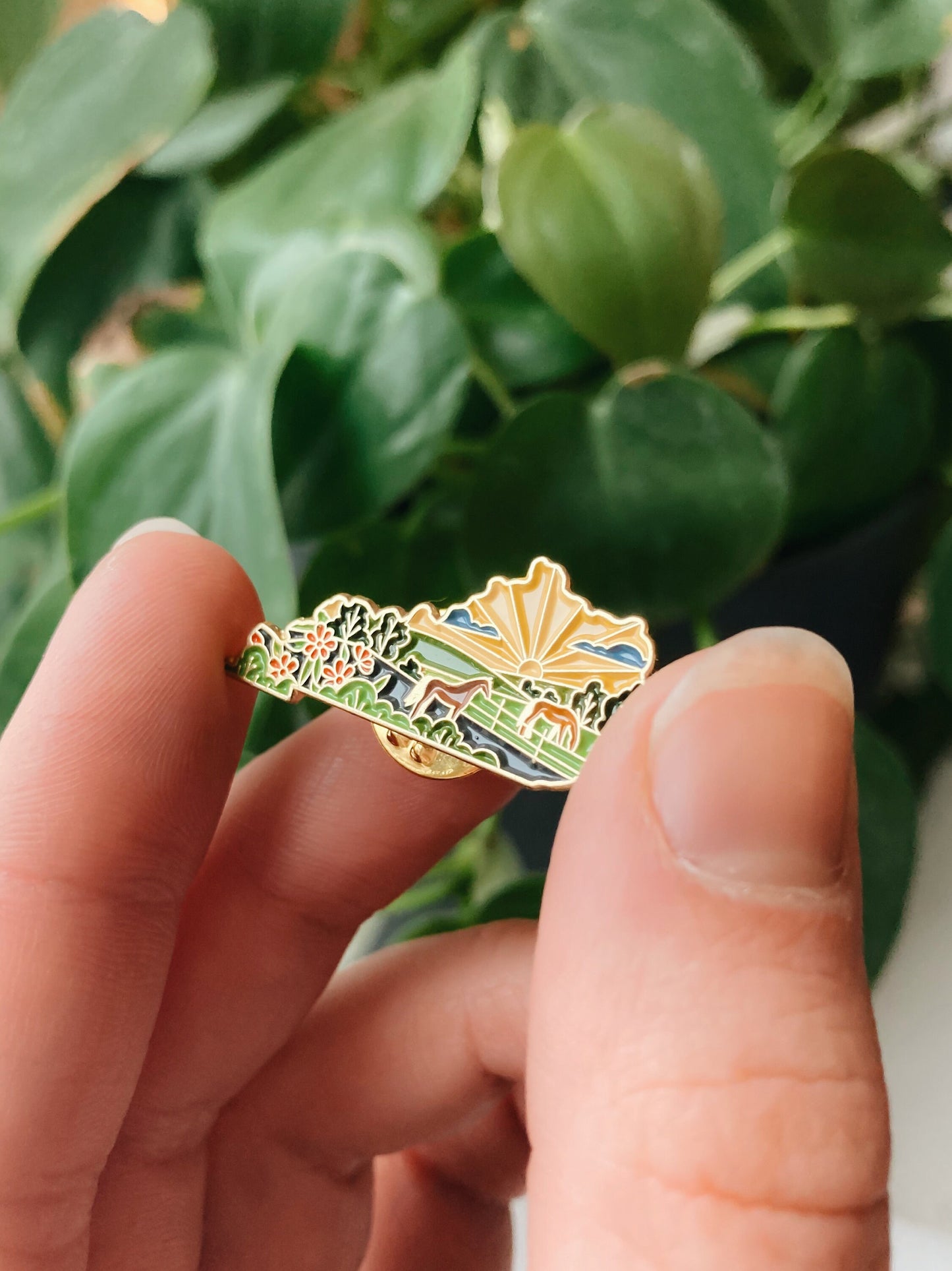 Kentucky Enamel Pin | Gold Soft Enamel Pin | Illustrated United States Pin | Butterfly Clasp | 1.25"