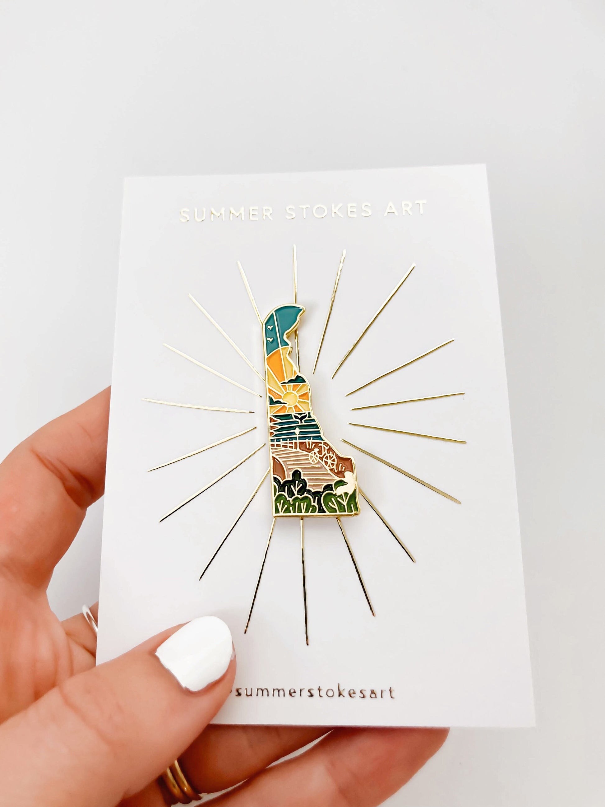 Gold Delaware Enamel Pin | Delaware Outline Pin | Illustrated State Pin | Butterfly Clasp | 1"