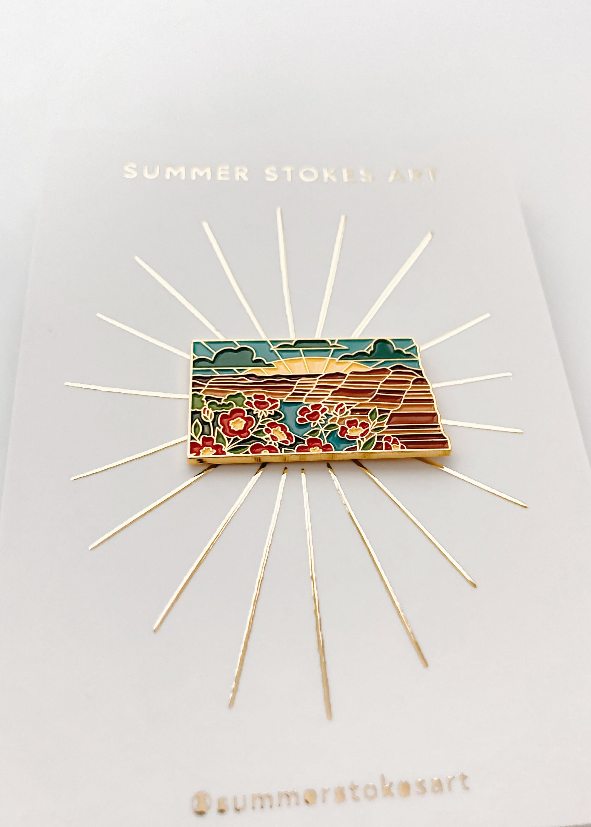 Gold North Dakota Enamel Pin | North Dakota Outline Pin | Illustrated State Pin | Butterfly Clasp | 1"