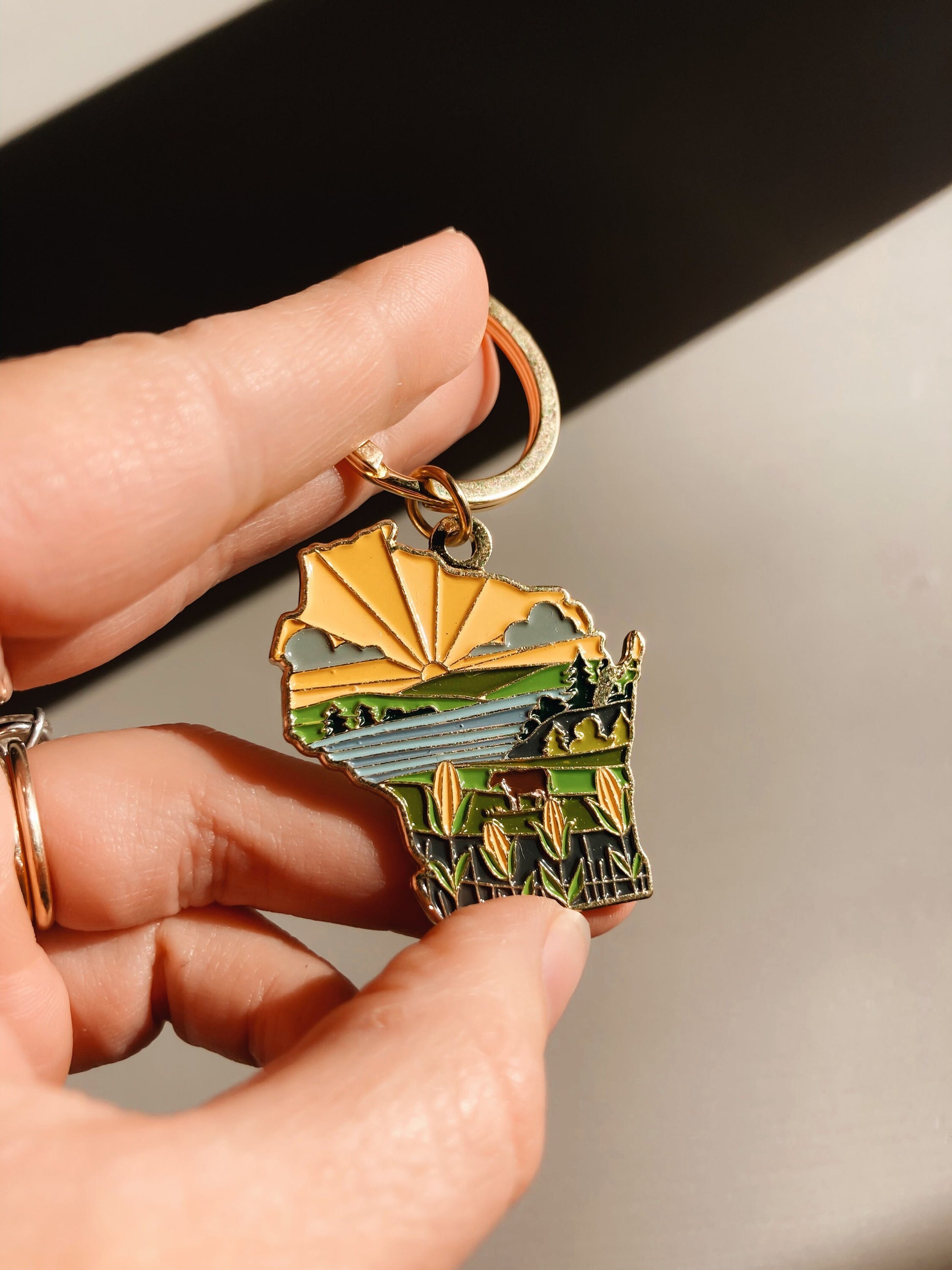 Gold Wisconsin Soft Enamel Keychain 1.5" | Wisconsin Outline Key Ring | Illustrated State Keychain