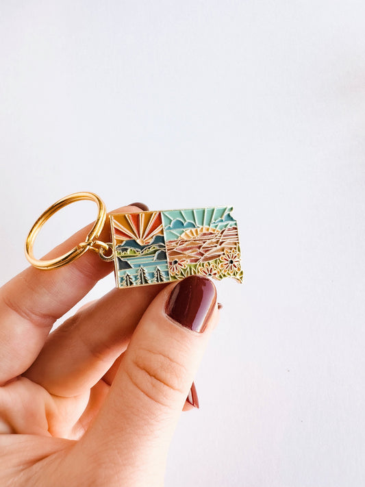 South Dakota Soft Enamel Keychain | South Dakota Outline Key Ring | Illustrated State Keychain 1.5"