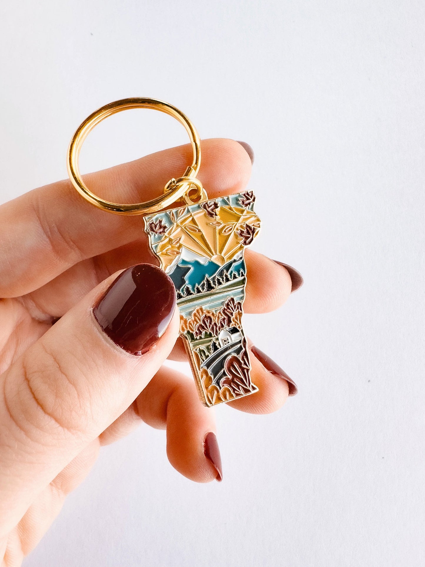 Vermont Soft Enamel Keychain | Vermont Outline Key Ring | Illustrated State Keychain 1.5"